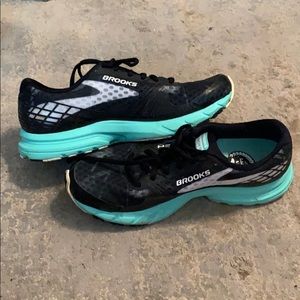 Brooks Launch - Size 9